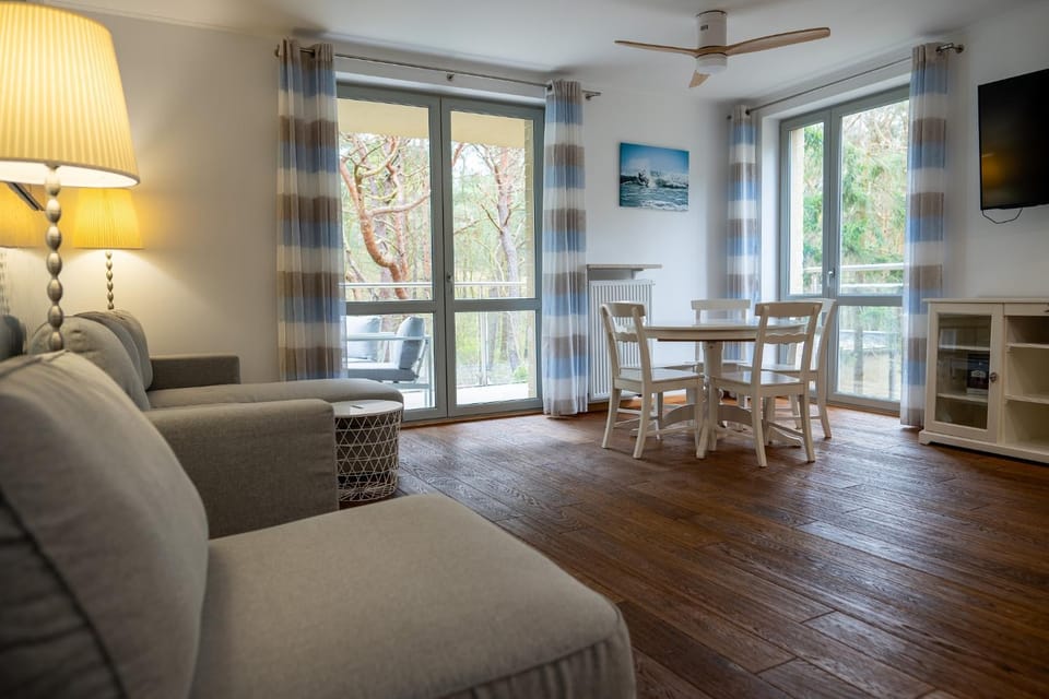 TV and multimedia, Seating area, Dining area, Evening entertainment, fireplace