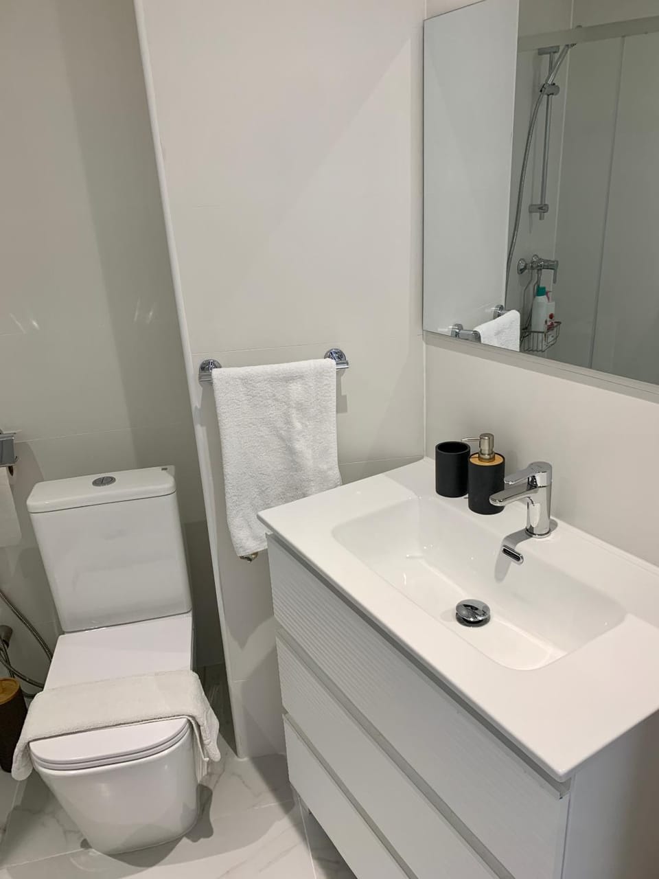 Toilet, Bathroom, towels