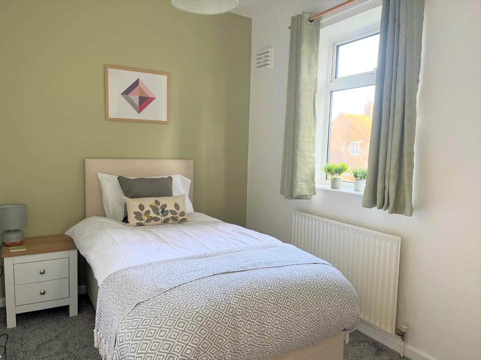 Ancaster House - Driveway - Great Contractor Base Apartment in South Kesteven District
