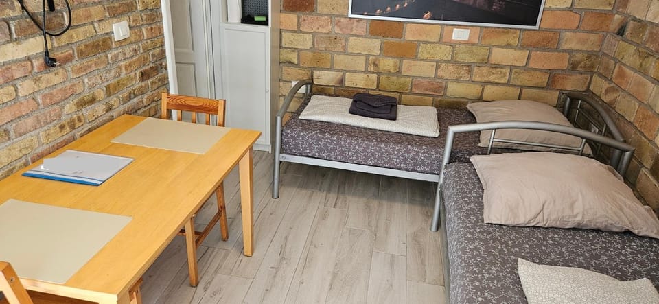 Bed, Dining area, Bedroom
