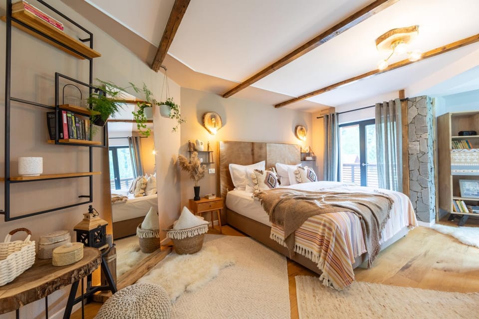 Bed, Photo of the whole room, Mountain view