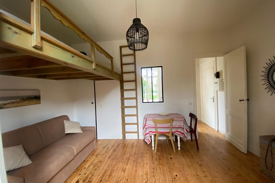 Beautiful & bright apartment with balconies Apartment in Arcachon