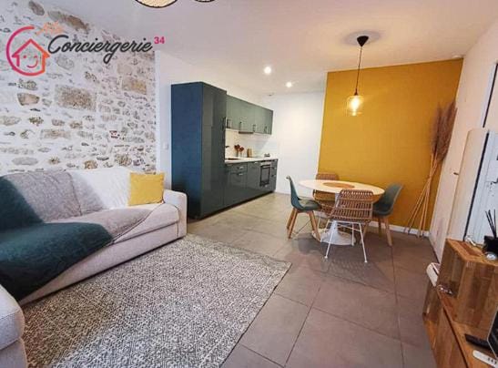 Bed, Living room, oven