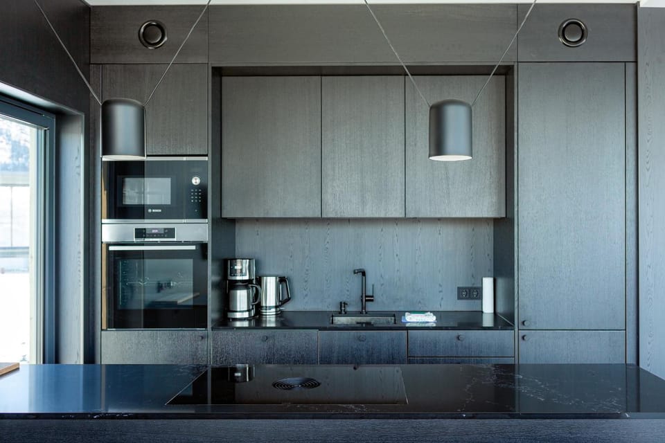 Coffee/tea facilities, Kitchen or kitchenette, dishwasher, microwave, oven, stove