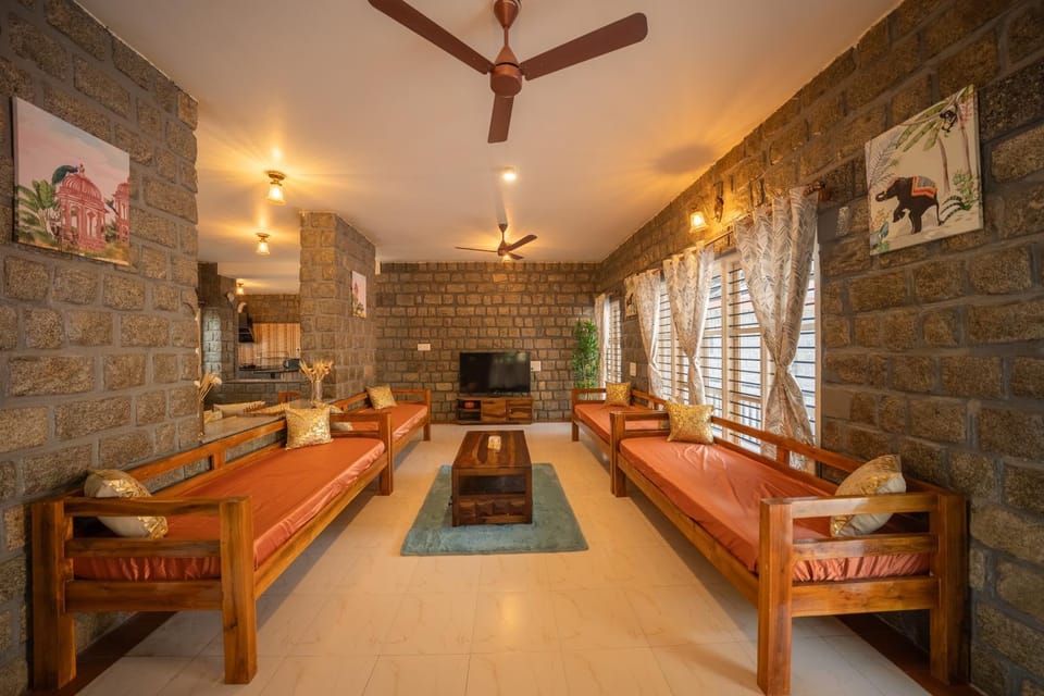 Communal lounge/ TV room, TV and multimedia, Living room, Seating area