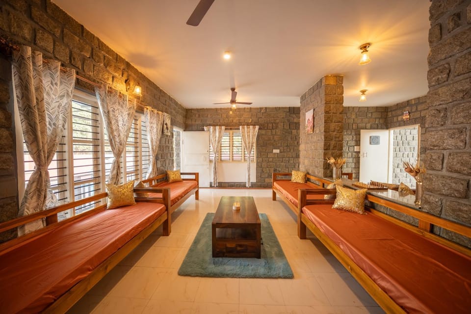 Communal lounge/ TV room, TV and multimedia, Living room, Seating area