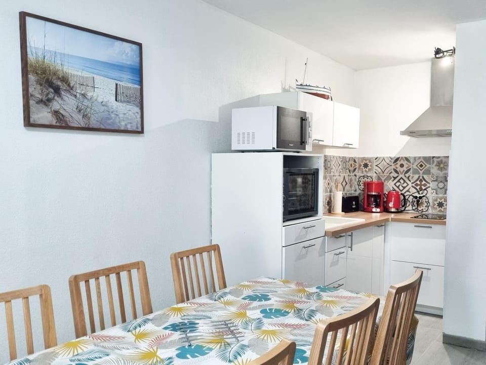 Coffee/tea facilities, Kitchen or kitchenette, Dining area, dishwasher, minibar, pet friendly, stove, toaster