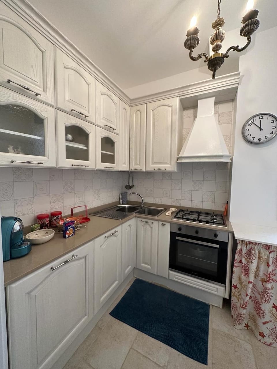 Kitchen or kitchenette, pet friendly, stove