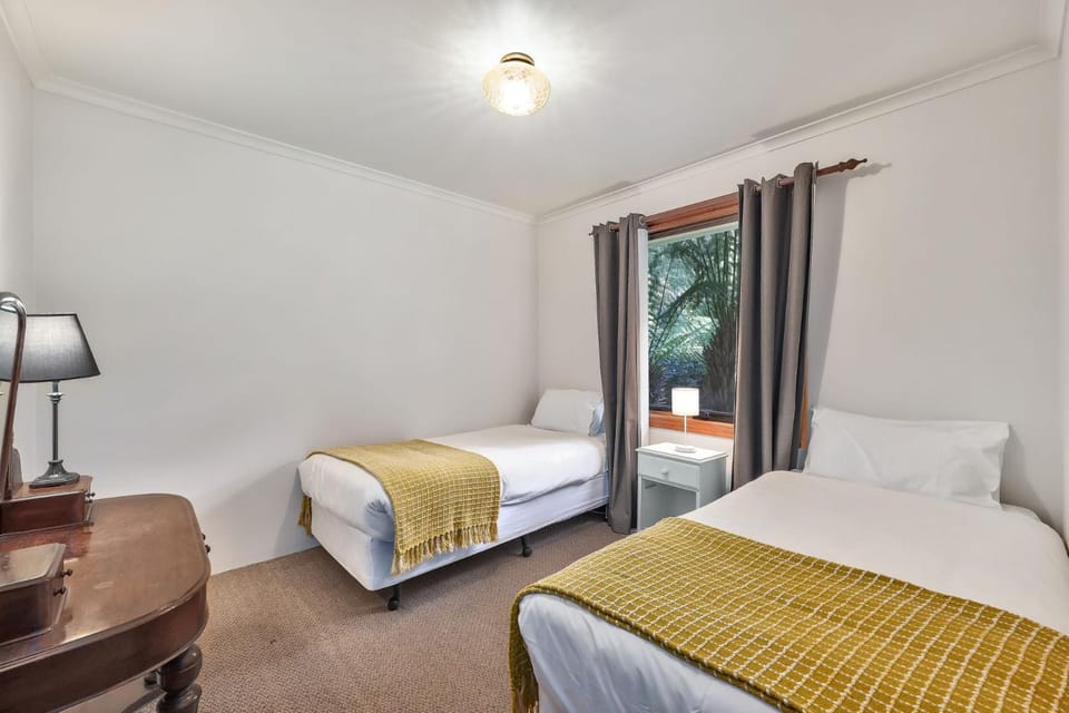 Jamieson Cottages - All Four Cottages - Sleeps 16 Apartment in Jamieson