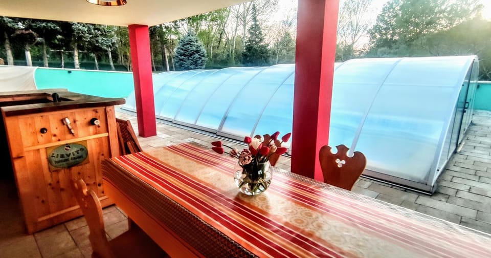 Balcony/Terrace, Dining area, Swimming pool