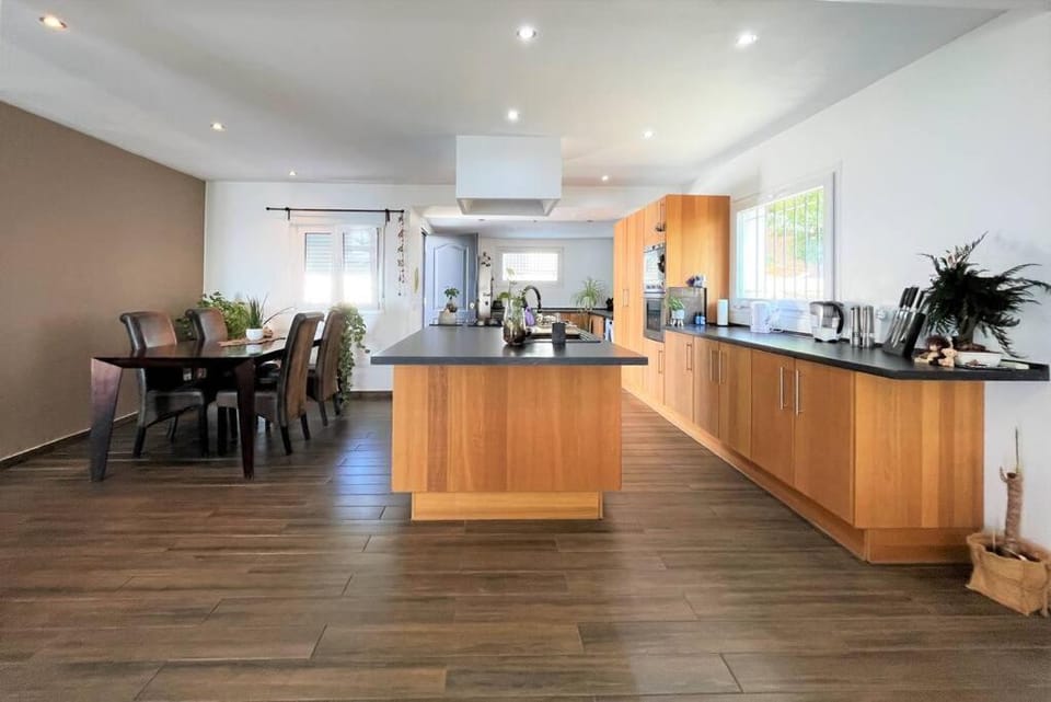 Villa Cortés - 20 Minutes From Puerto Banús Villa in Costa del Sol