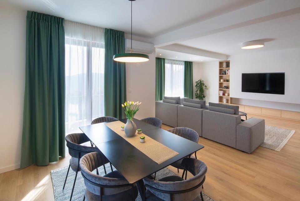 Living room, Dining area