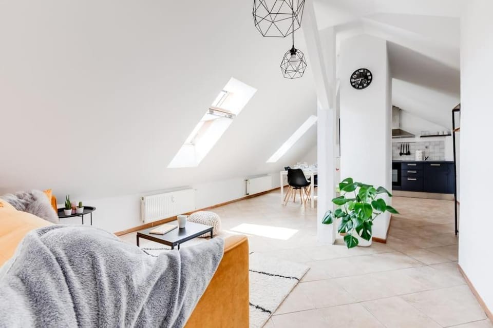 Kitchen or kitchenette, Seating area, Dining area