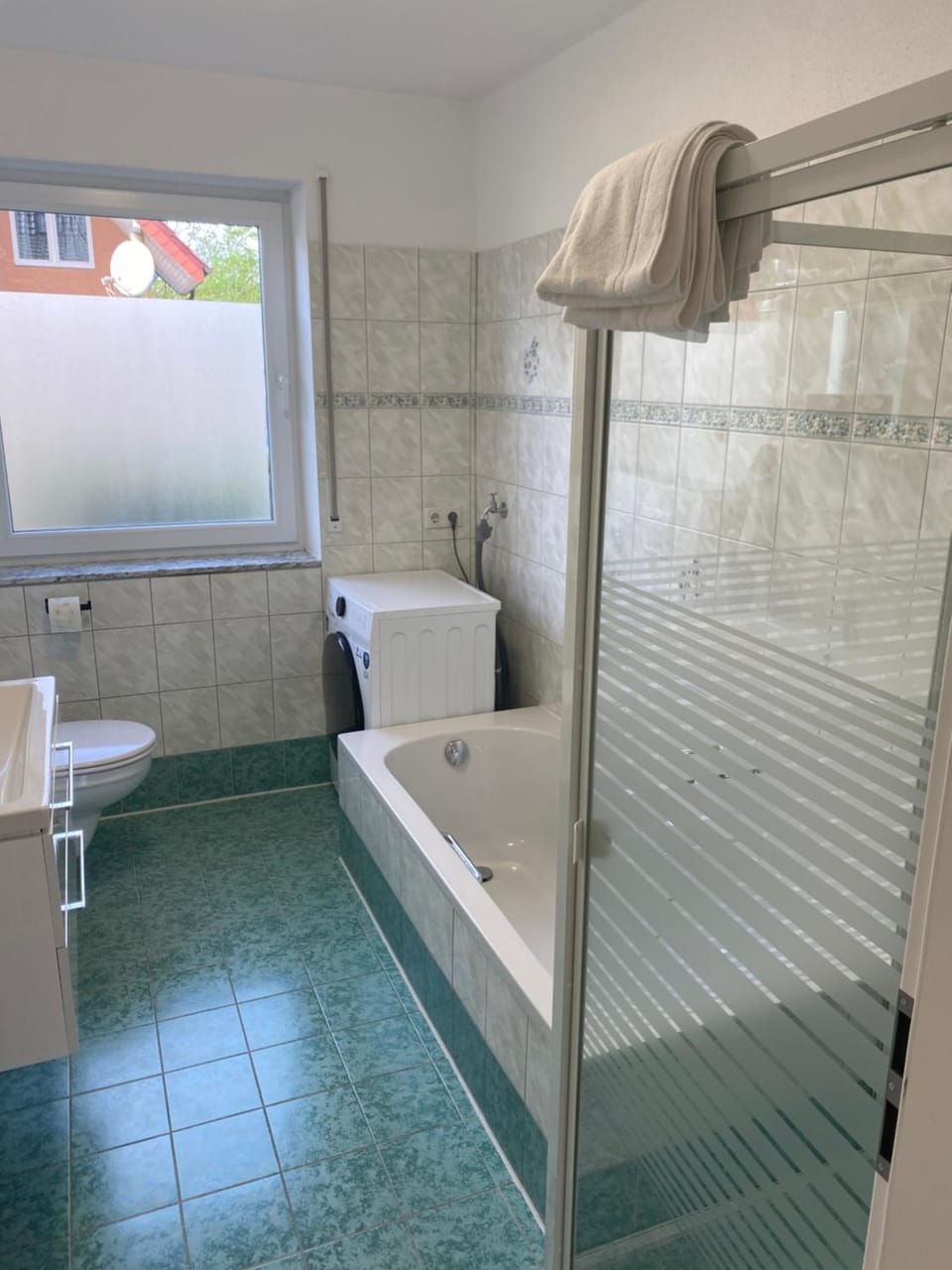 Shower, Bathroom, Bath, towels