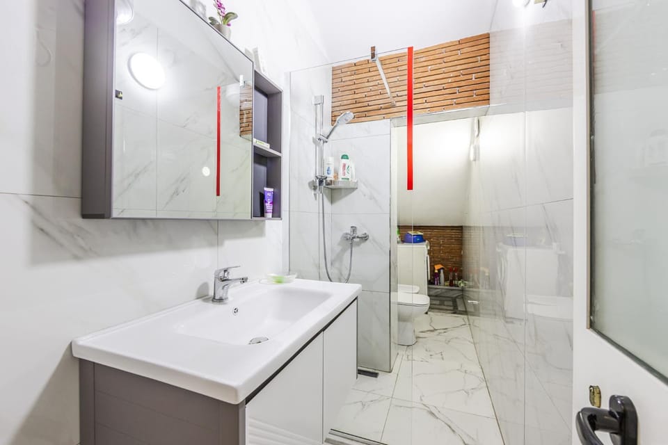 Shower, Bathroom, towels