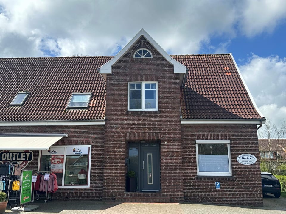 Property building, Street view, Parking