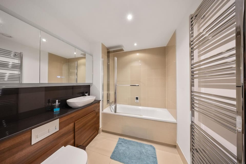 2-Bed Flat Sleeps 4 - Parking & Wheelchair Access Apartment in Maidstone