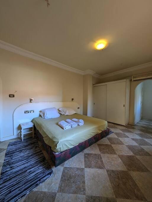 Bed, Bedroom, towels, wardrobe