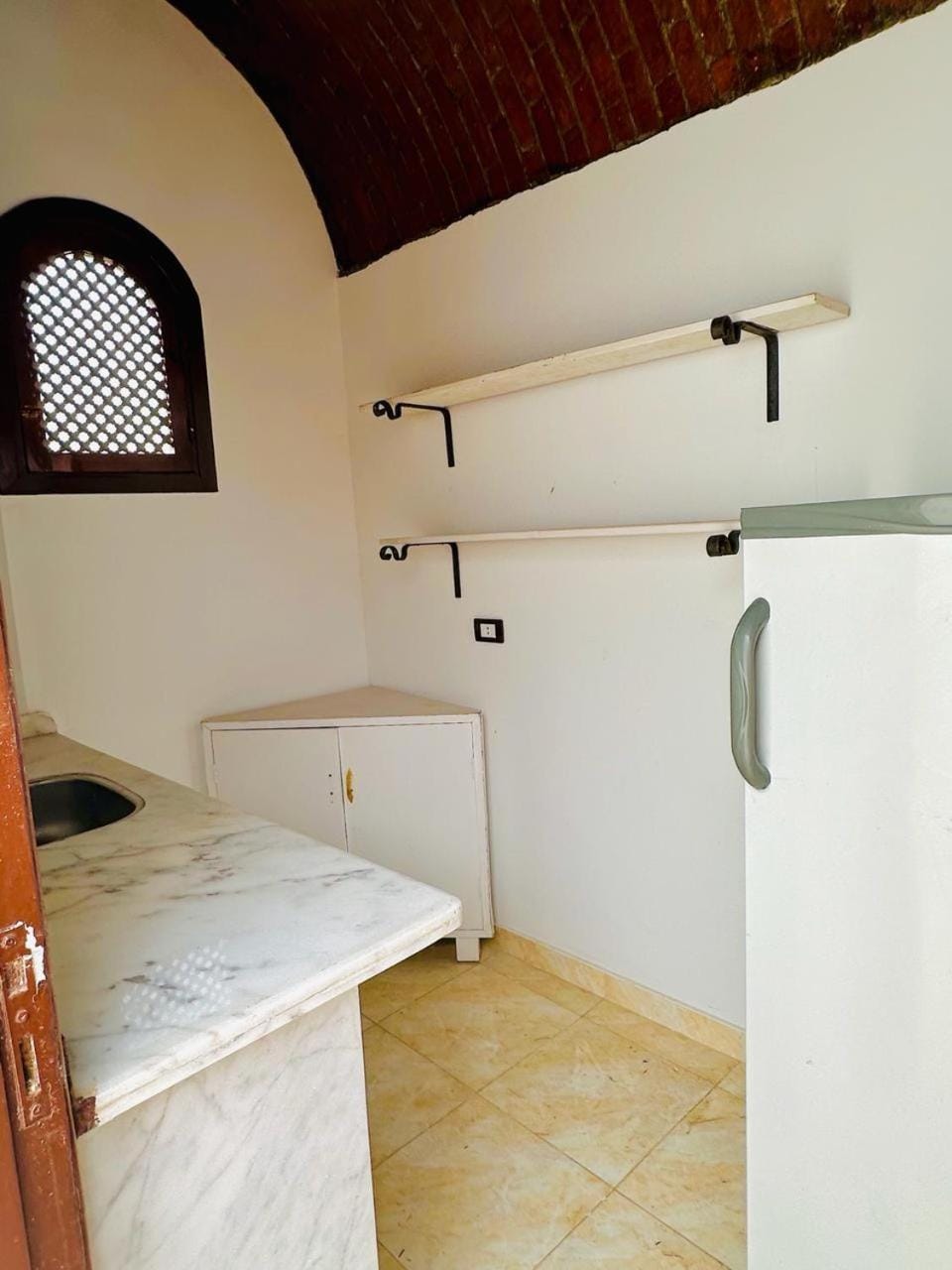 Kitchen or kitchenette, oven, stove