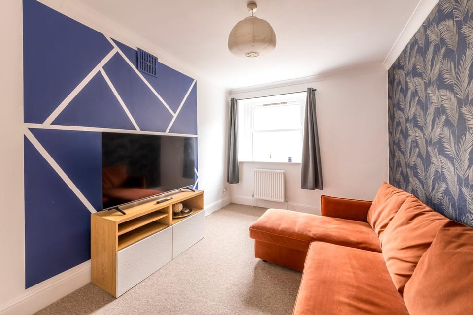 Property building, Communal lounge/ TV room, TV and multimedia, Living room