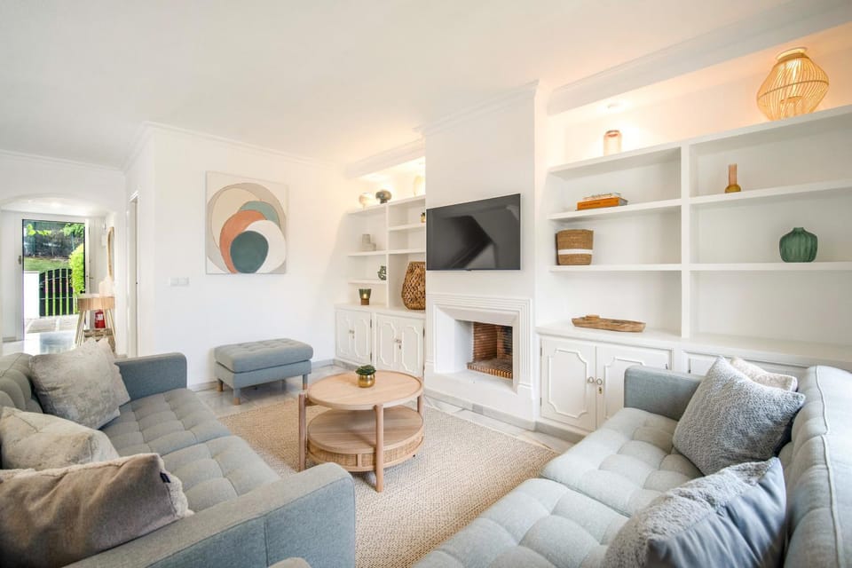 Communal lounge/ TV room, Living room
