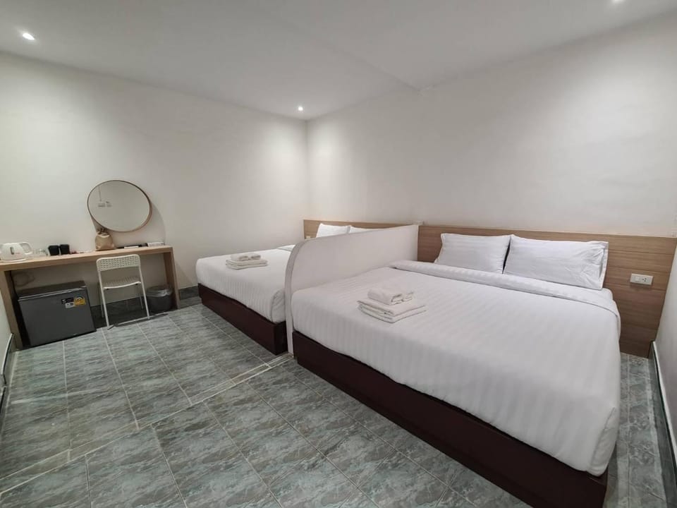 Bed, Photo of the whole room, Bedroom, hair dryier