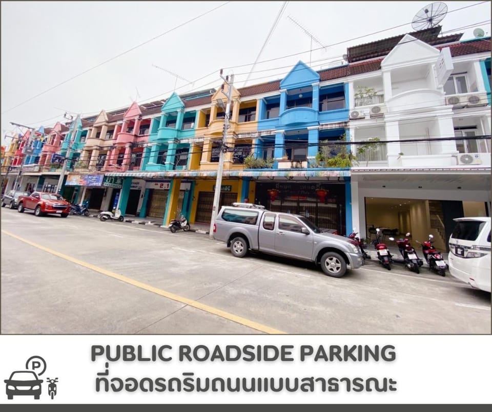 Property building, Day, Neighbourhood, Location, Parking