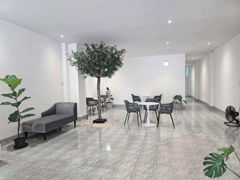 Lobby or reception, Seating area, Dining area