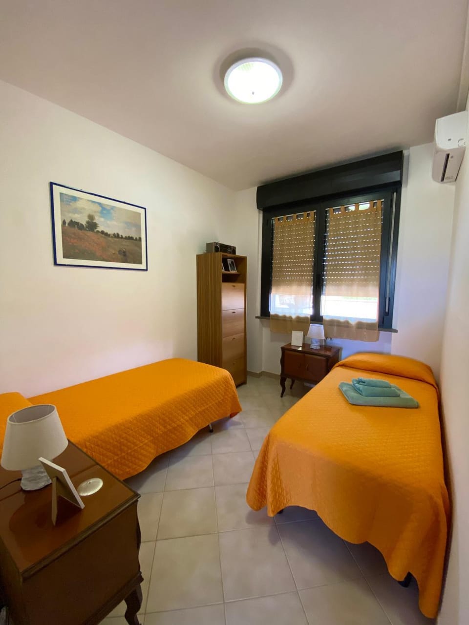 Bed, Photo of the whole room, Bedroom, towels, air conditioner