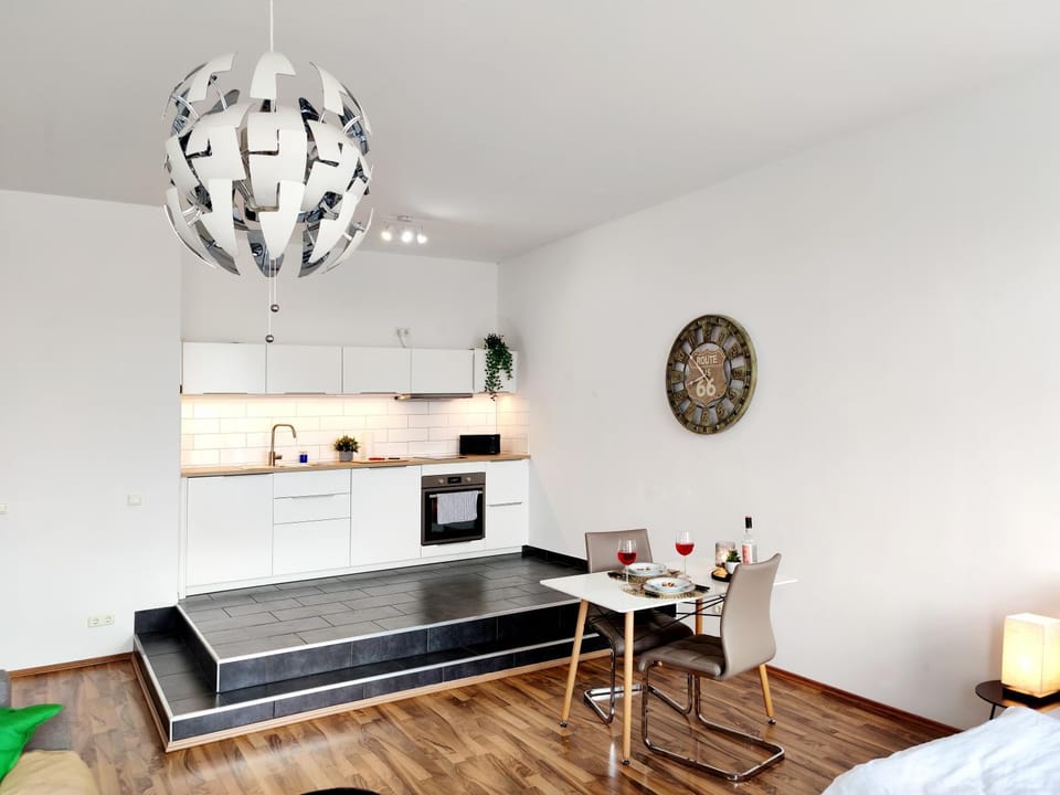 Kitchen or kitchenette, Dining area, pet friendly, stove