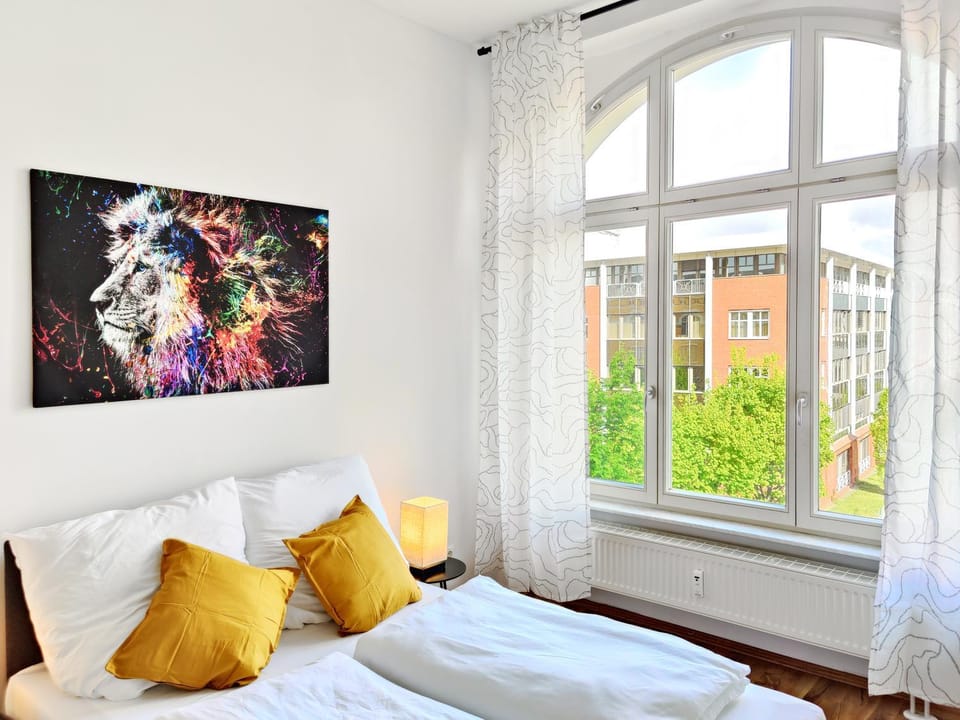 Bed, Photo of the whole room, Decorative detail, Bedroom
