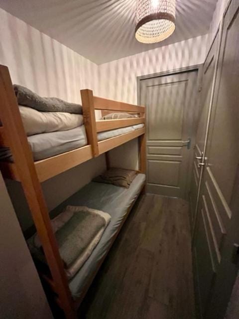 bunk bed