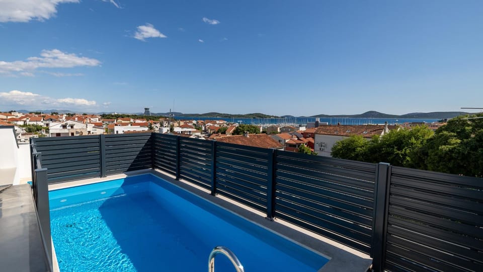Sea view, Swimming pool