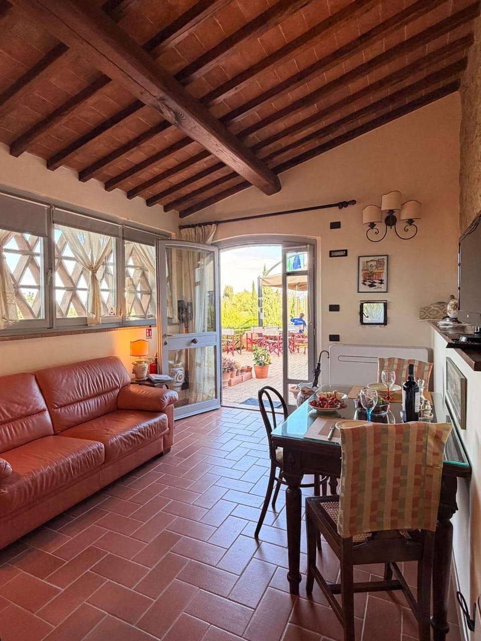 Patio, TV and multimedia, View (from property/room), Balcony/Terrace, Living room, Seating area, Dining area