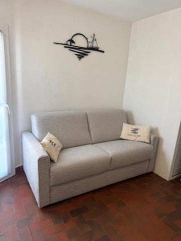 Studio Saint-Cyprien Port Apartment in Saint-Cyprien