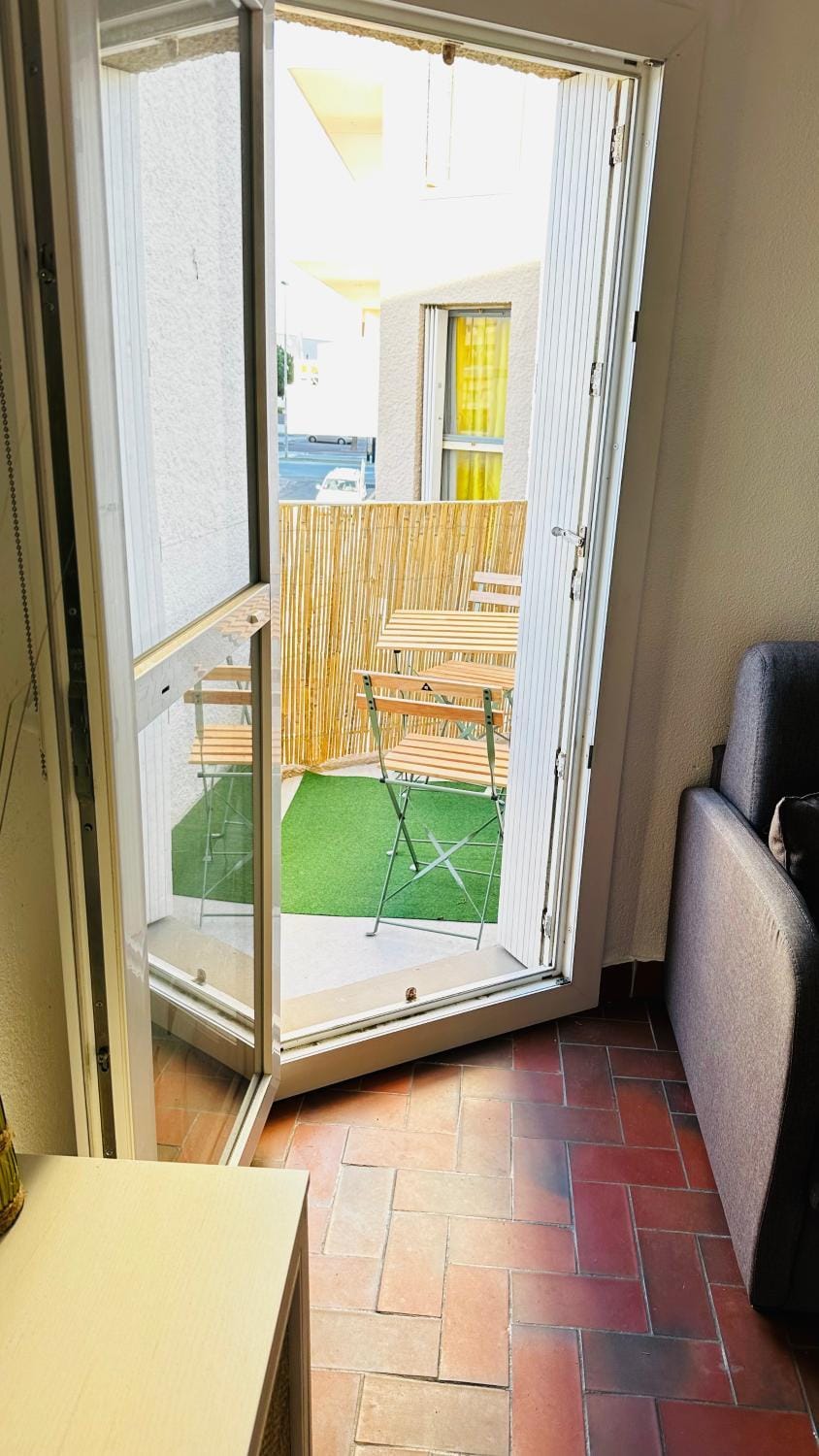 Studio Saint-Cyprien Port Apartment in Saint-Cyprien