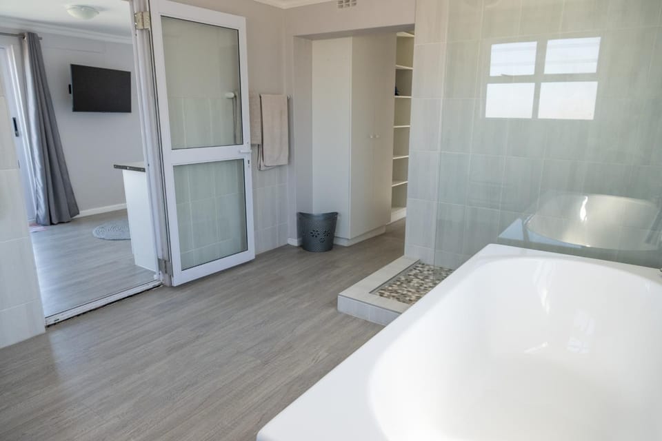 House 12 Beach Club House in Hermanus