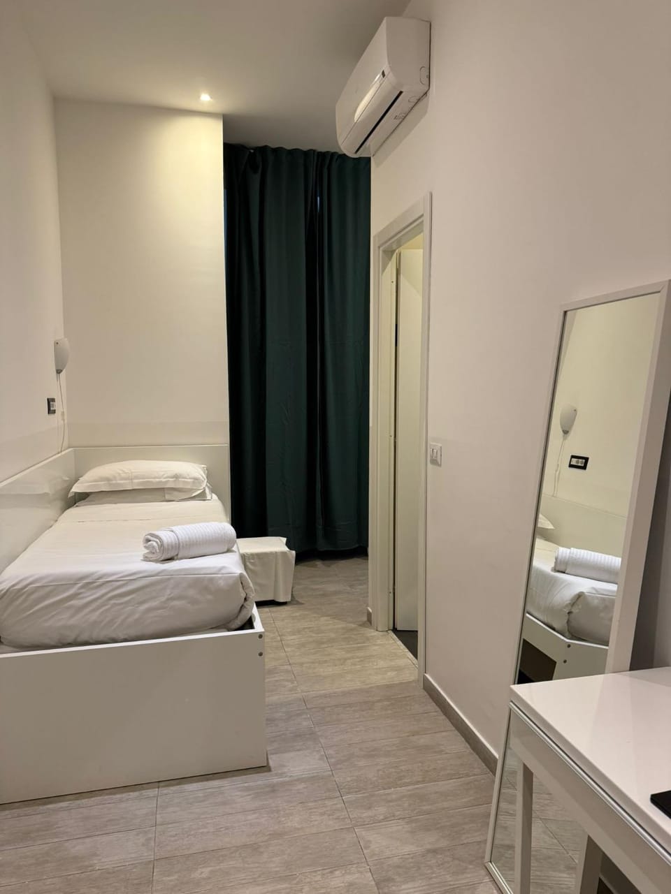 Bed, Photo of the whole room, Bedroom, towels, wardrobe, air conditioner