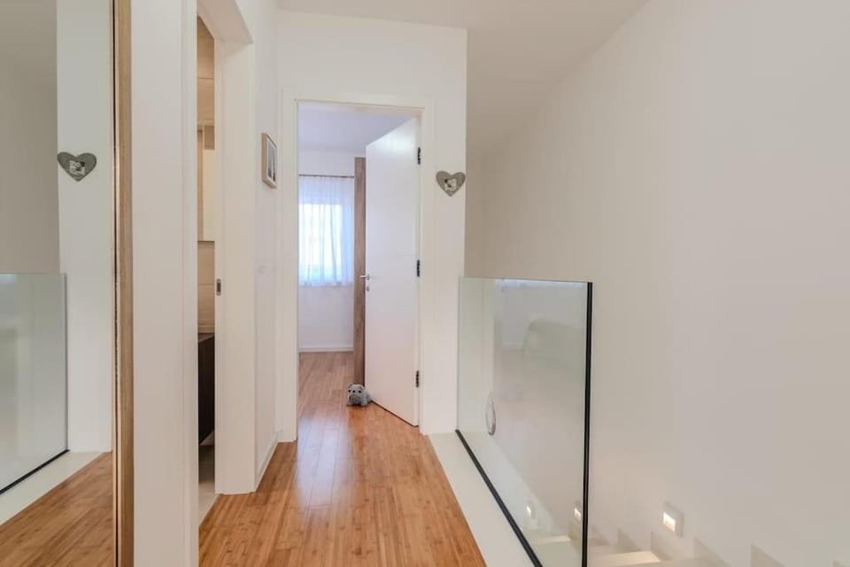 Magnolia modern house with spacious garden Apartment in Novalja