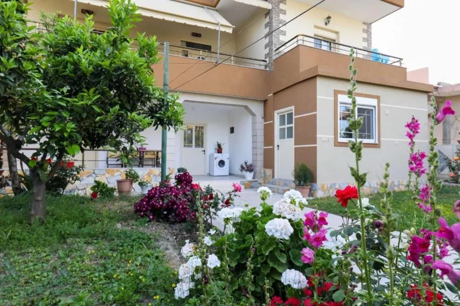Vila Agolli Bed and Breakfast in Vlorë