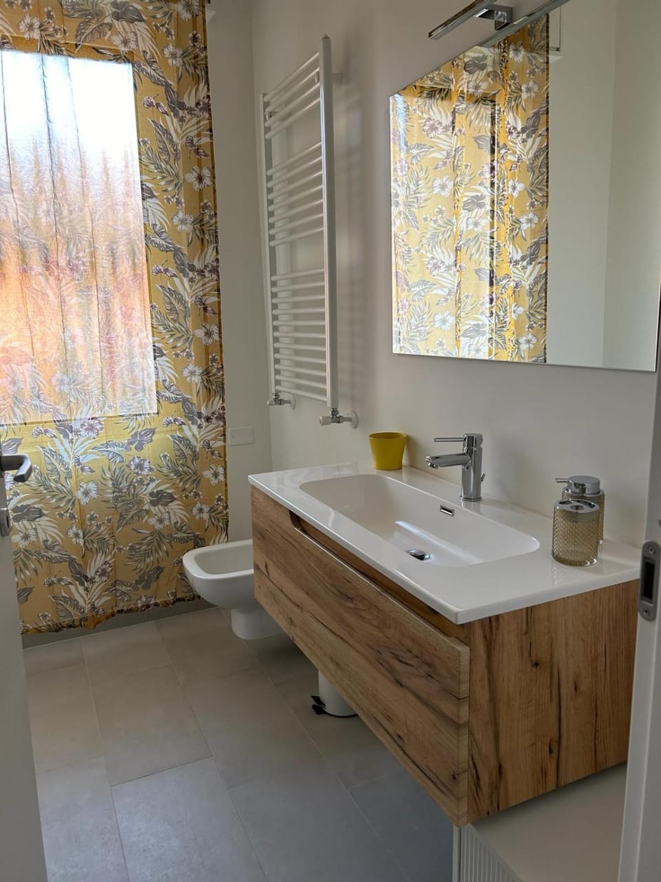 Shower, Toilet, Bathroom, Text overlay, heating, towels