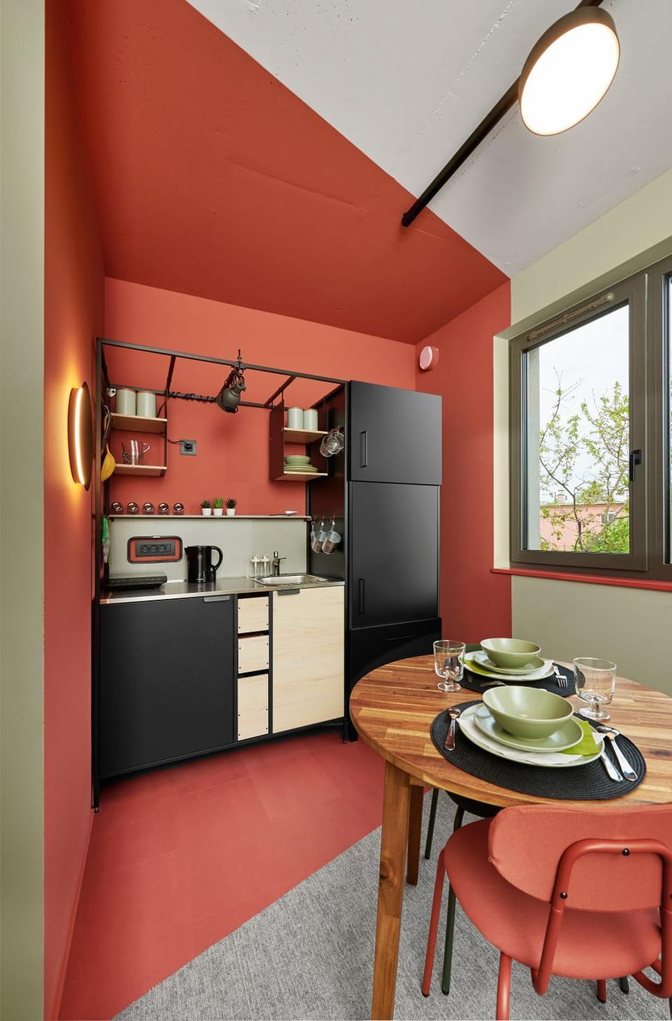Kitchen or kitchenette, Dining area