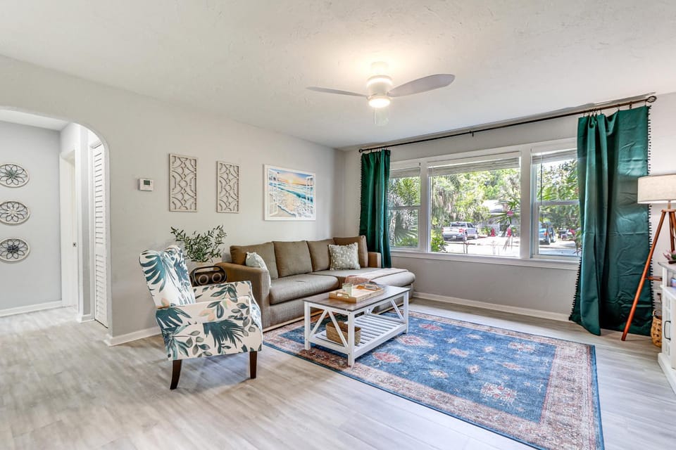 Idyllic Sarasota Home w/ Yard: 2 Mi to Beach! House in Sarasota
