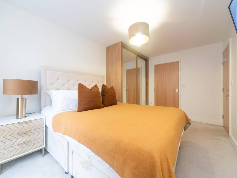 Bed, Other, Photo of the whole room, Bedroom, wardrobe