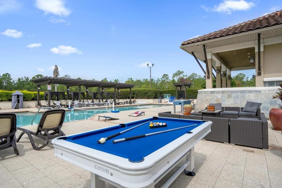 Sunny Summer Stay - Renovated TownHome by Disney! House in Florida