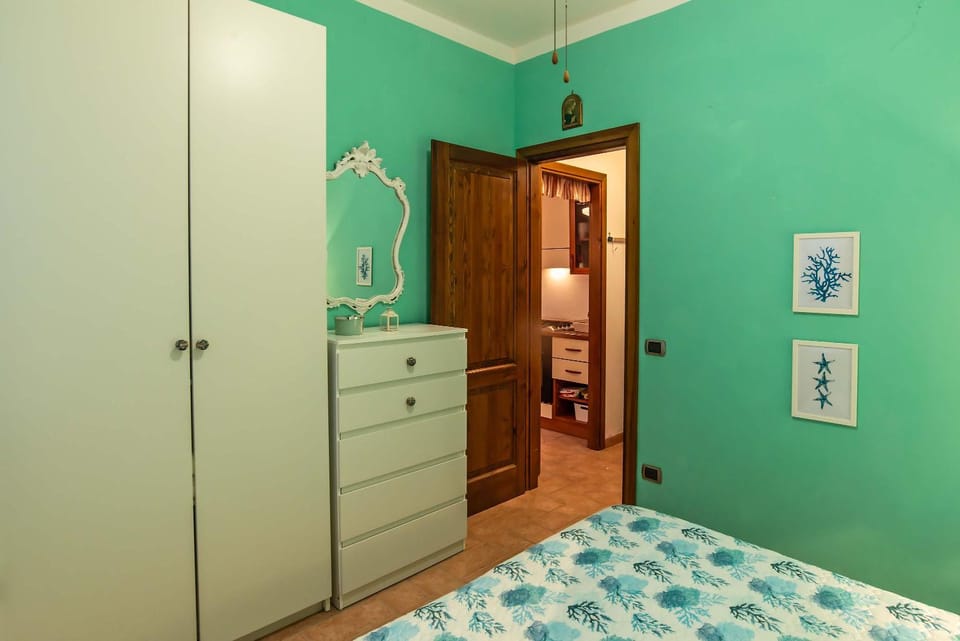 Bedroom, wardrobe
