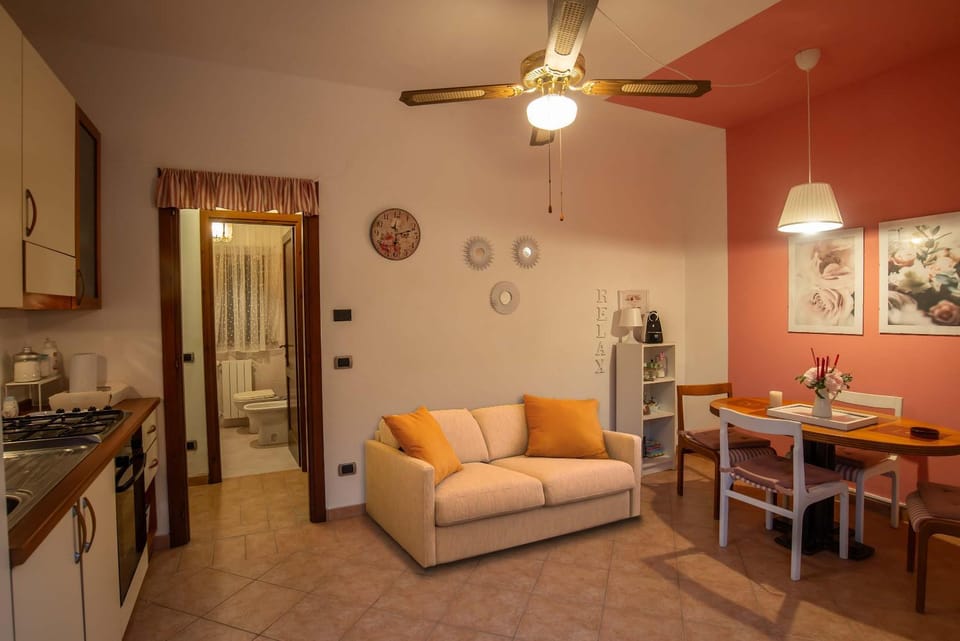 Kitchen or kitchenette, Living room, Seating area