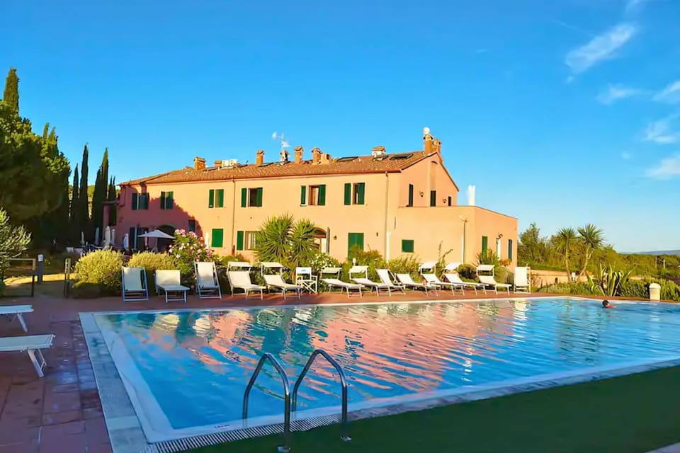 Property building, Pool view, Swimming pool, sunbed