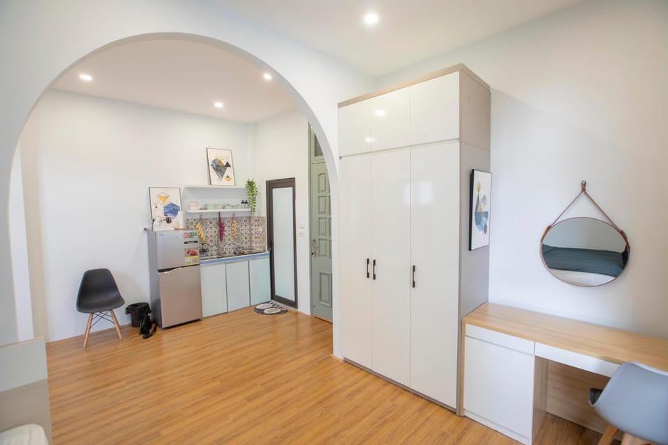 Kitchen or kitchenette