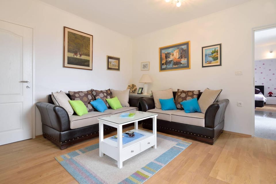 Living room, Beach